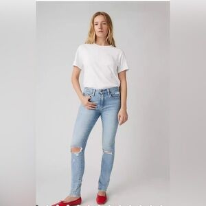 Levi's Women's Light Blue Skinny Jeans